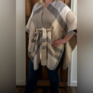 Women’s plaid poncho